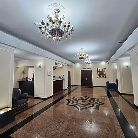 Yassy Hotel, Turkistan Buitenkant foto