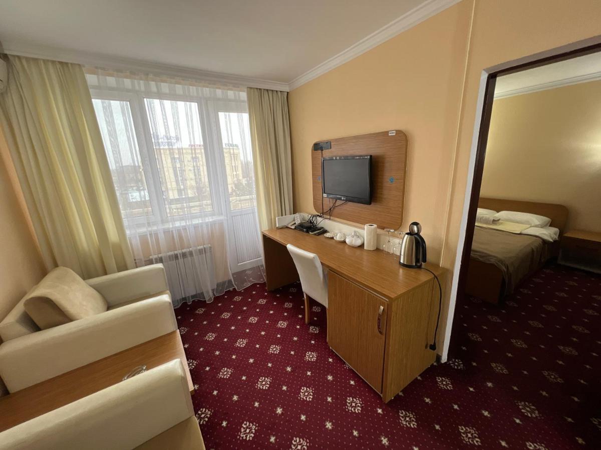 Yassy Hotel, Turkistan Buitenkant foto