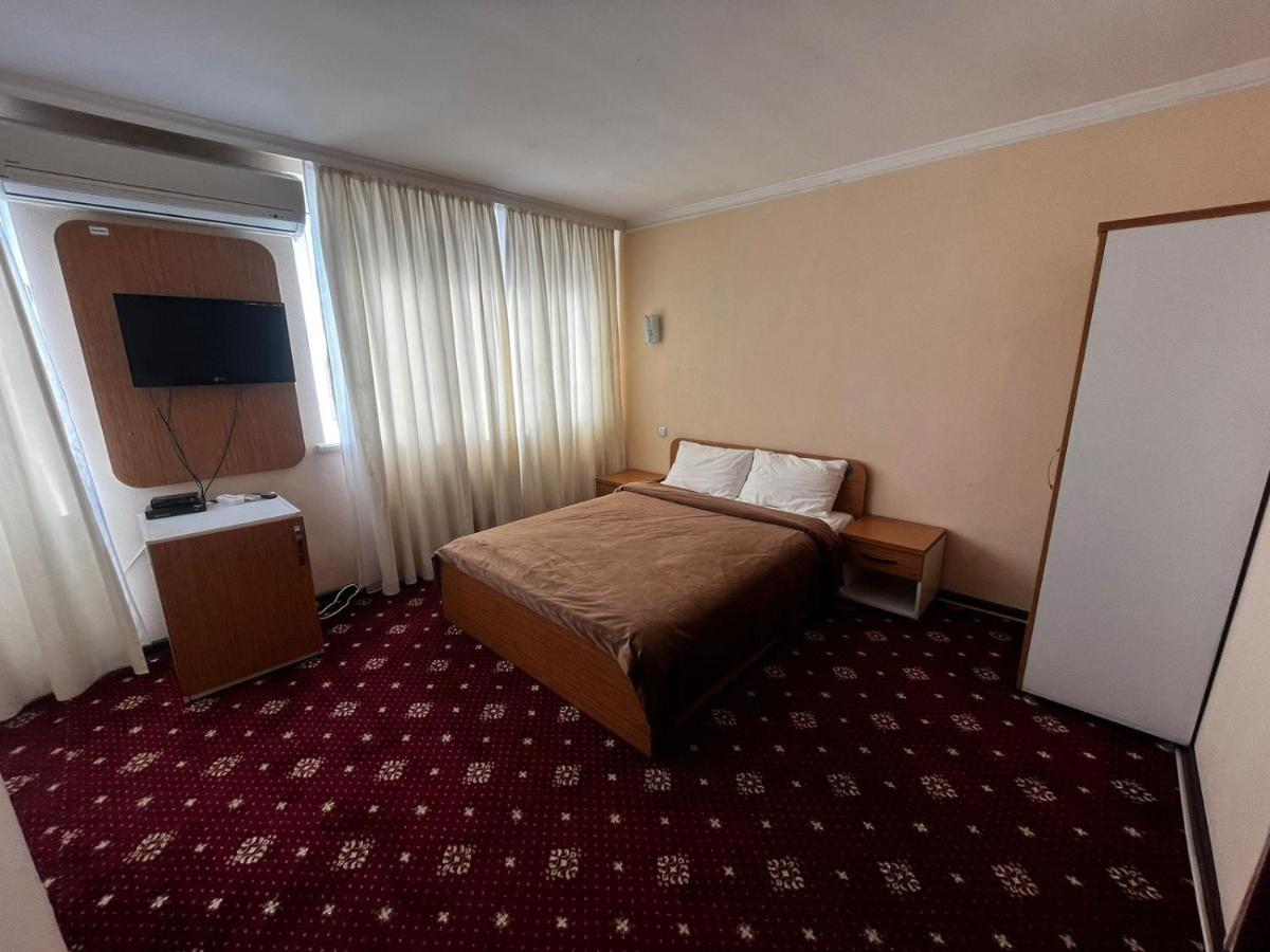 Yassy Hotel, Turkistan Buitenkant foto