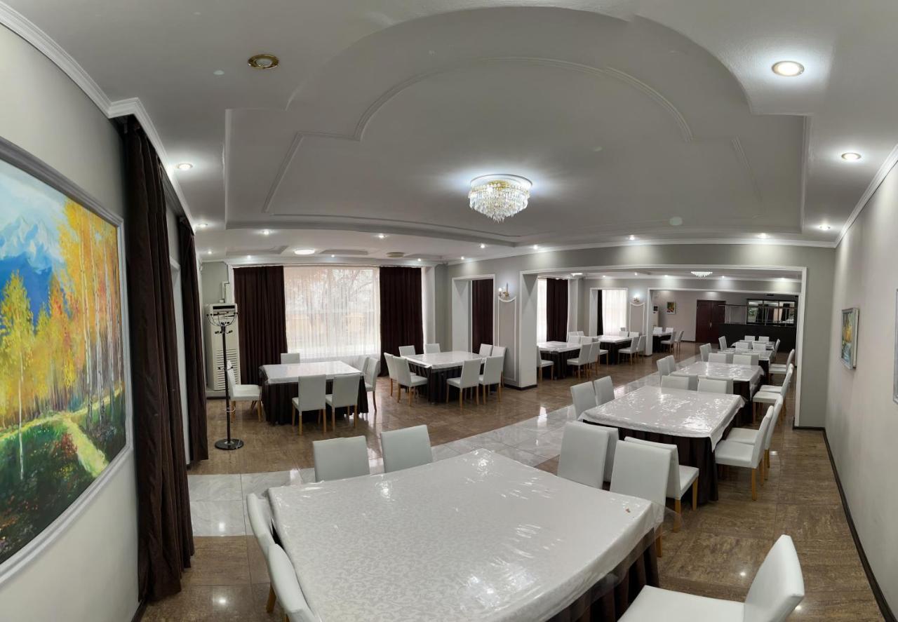 Yassy Hotel, Turkistan Buitenkant foto
