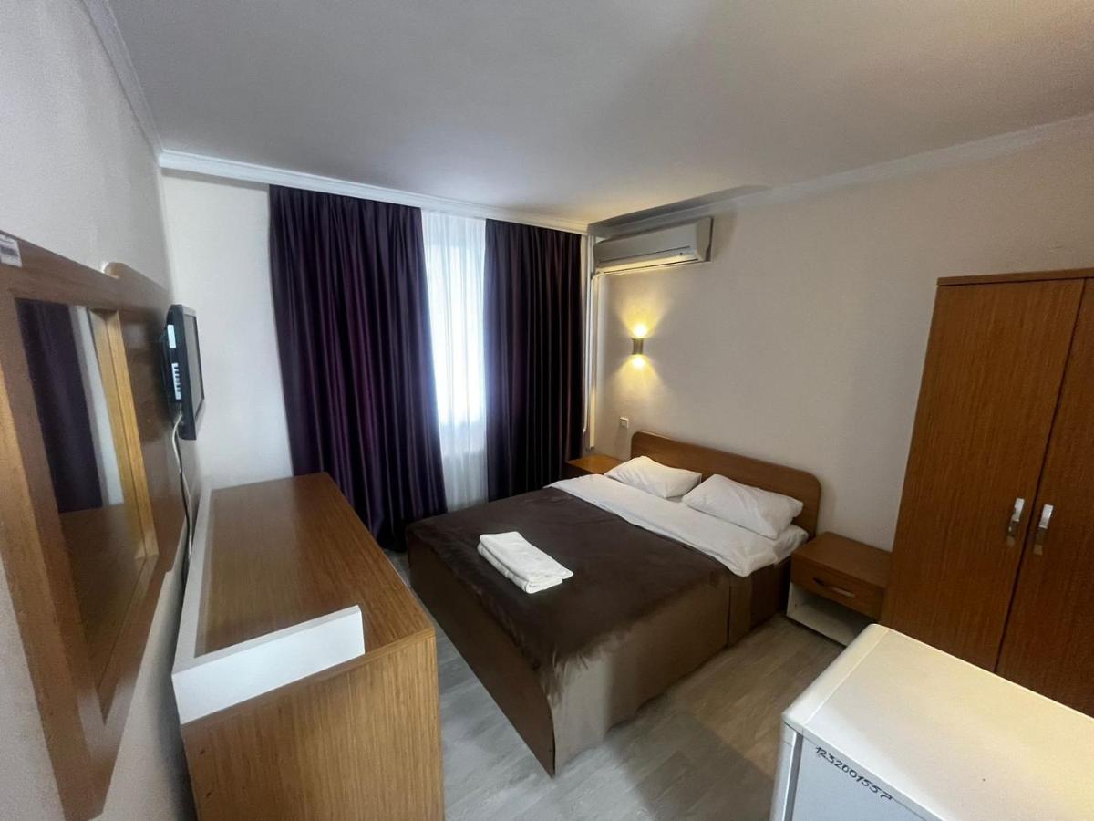 Yassy Hotel, Turkistan Buitenkant foto