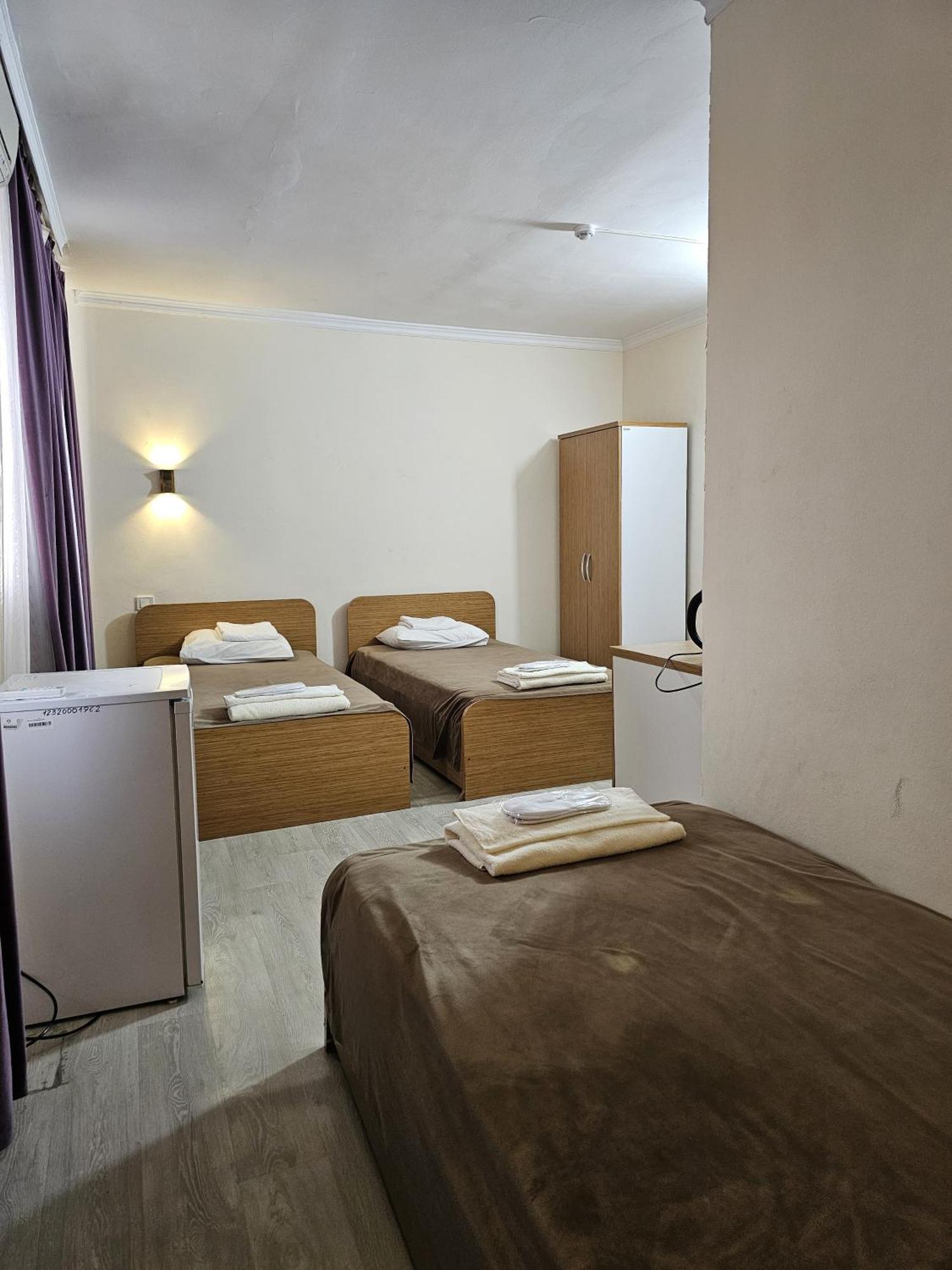 Yassy Hotel, Turkistan Buitenkant foto