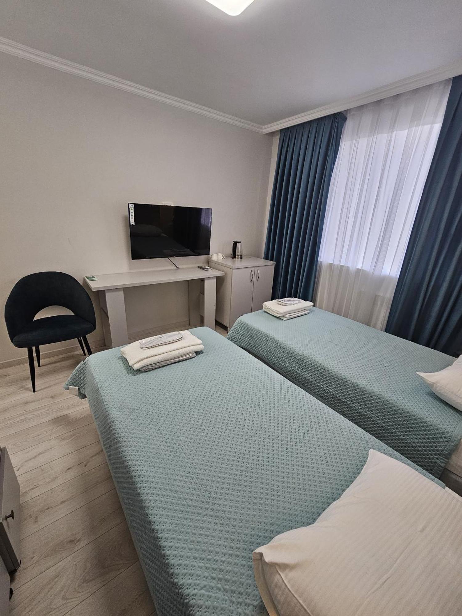 Yassy Hotel, Turkistan Buitenkant foto