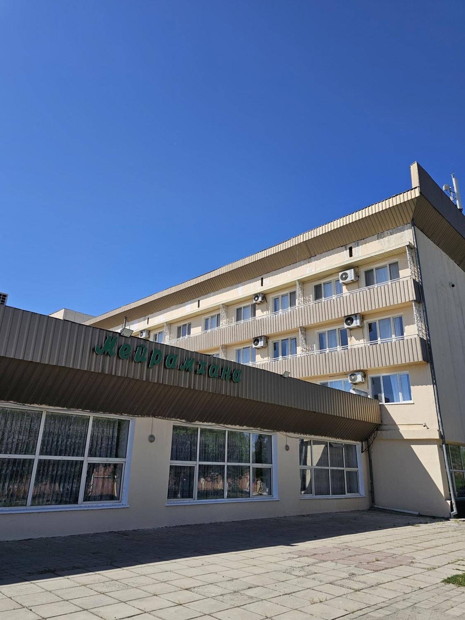 Yassy Hotel, Turkistan Buitenkant foto