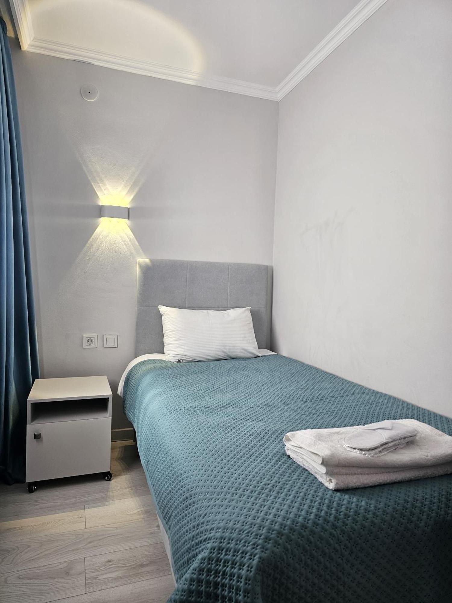 Yassy Hotel, Turkistan Buitenkant foto