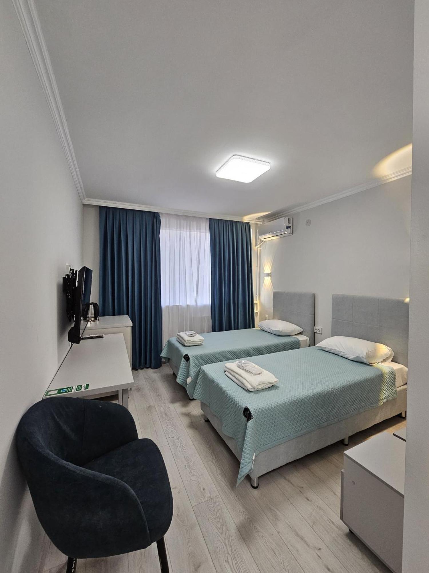 Yassy Hotel, Turkistan Buitenkant foto