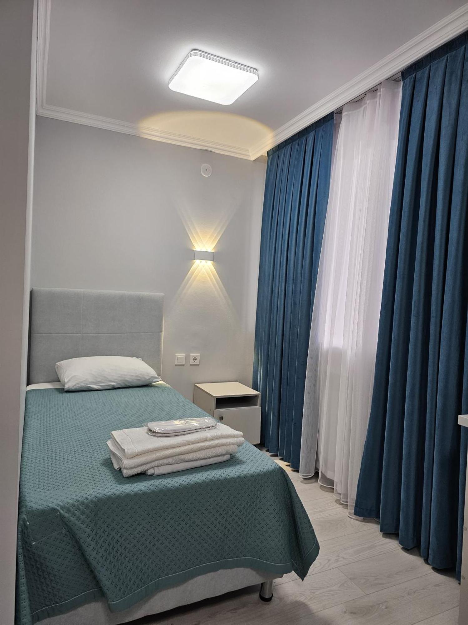 Yassy Hotel, Turkistan Buitenkant foto